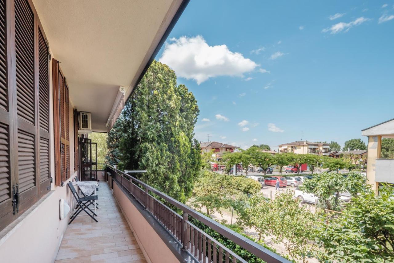 Casa Lugana 9 - Monolocale Con Piscina Fronte Lago Sirmione Bagian luar foto