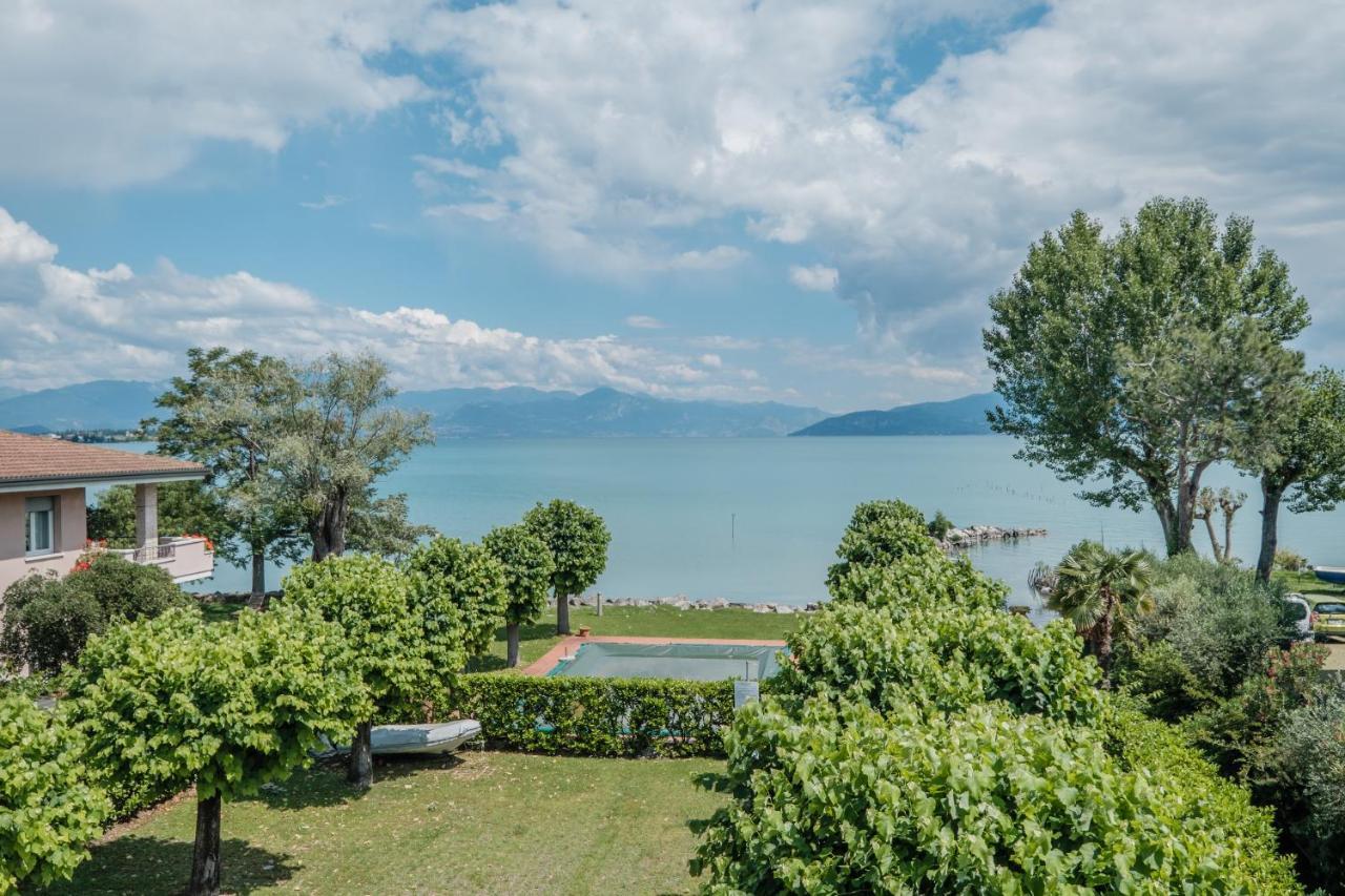 Casa Lugana 9 - Monolocale Con Piscina Fronte Lago Sirmione Bagian luar foto