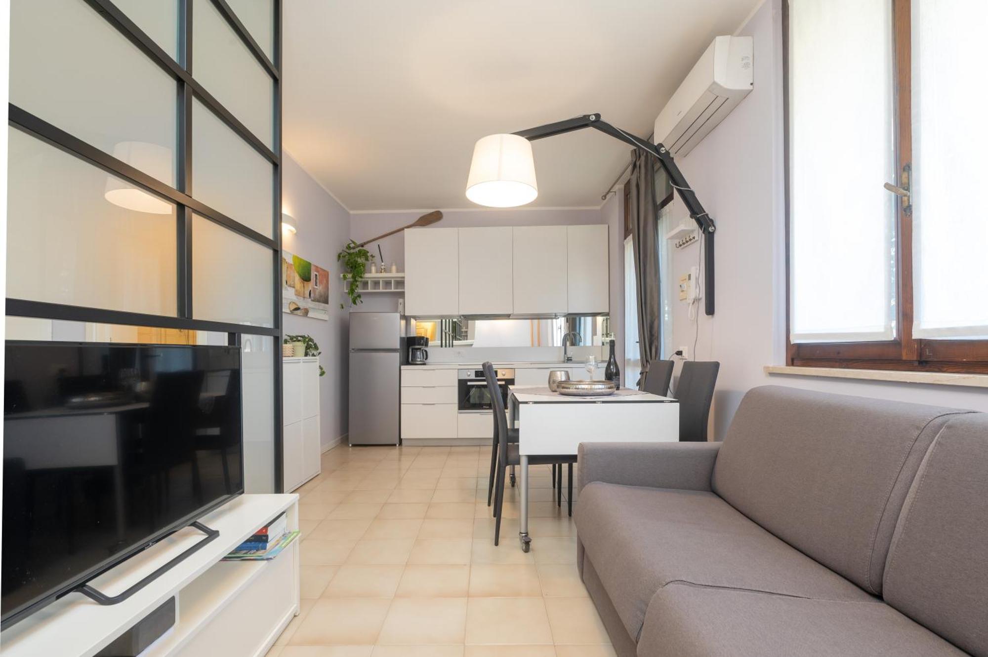 Casa Lugana 9 - Monolocale Con Piscina Fronte Lago Sirmione Bagian luar foto