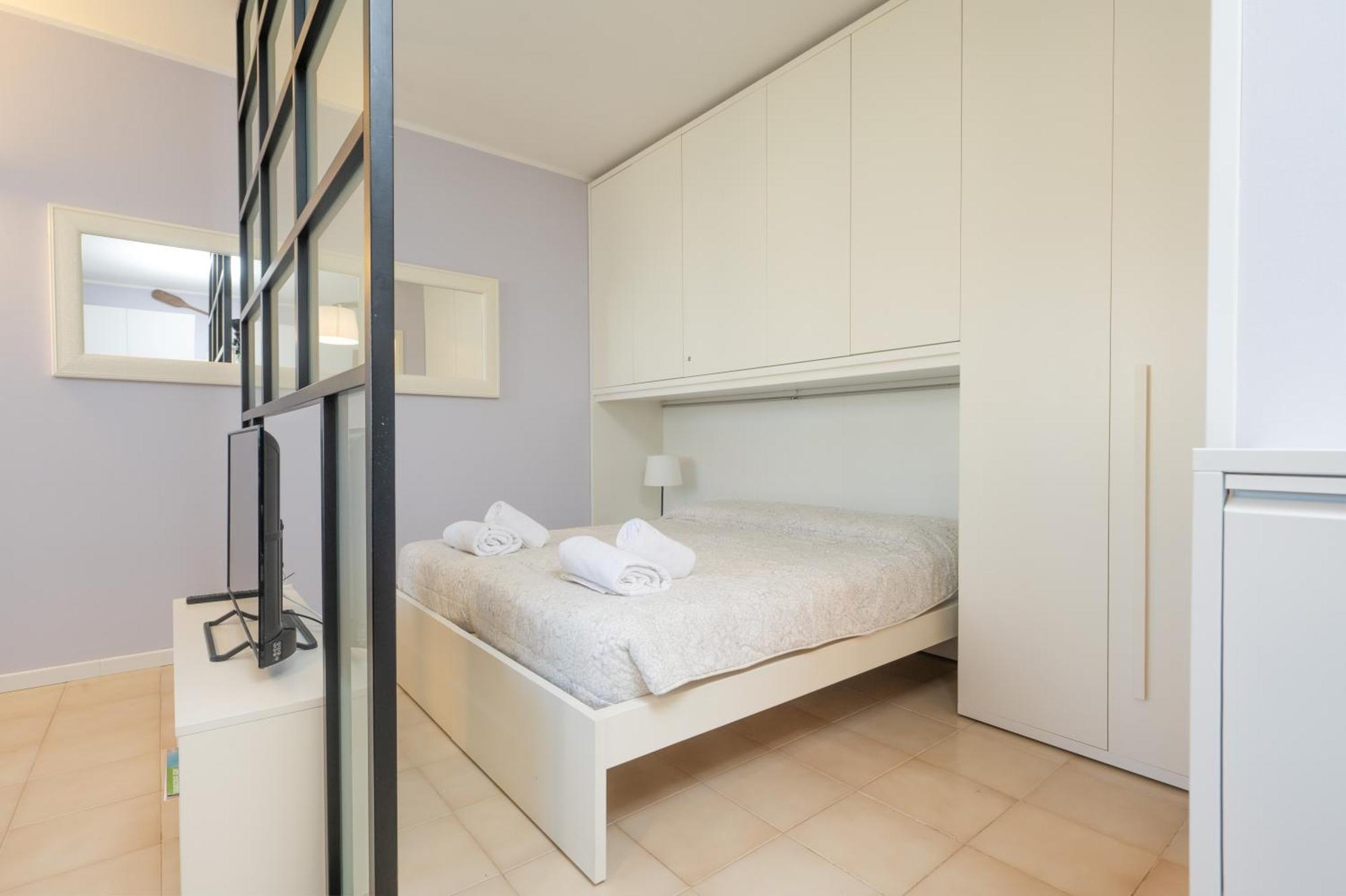 Casa Lugana 9 - Monolocale Con Piscina Fronte Lago Sirmione Bagian luar foto